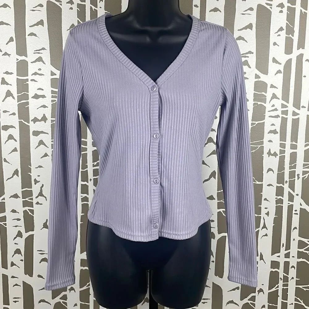 Ribbed Button Front Long Sleeve V-Neck Shirt M Lavender